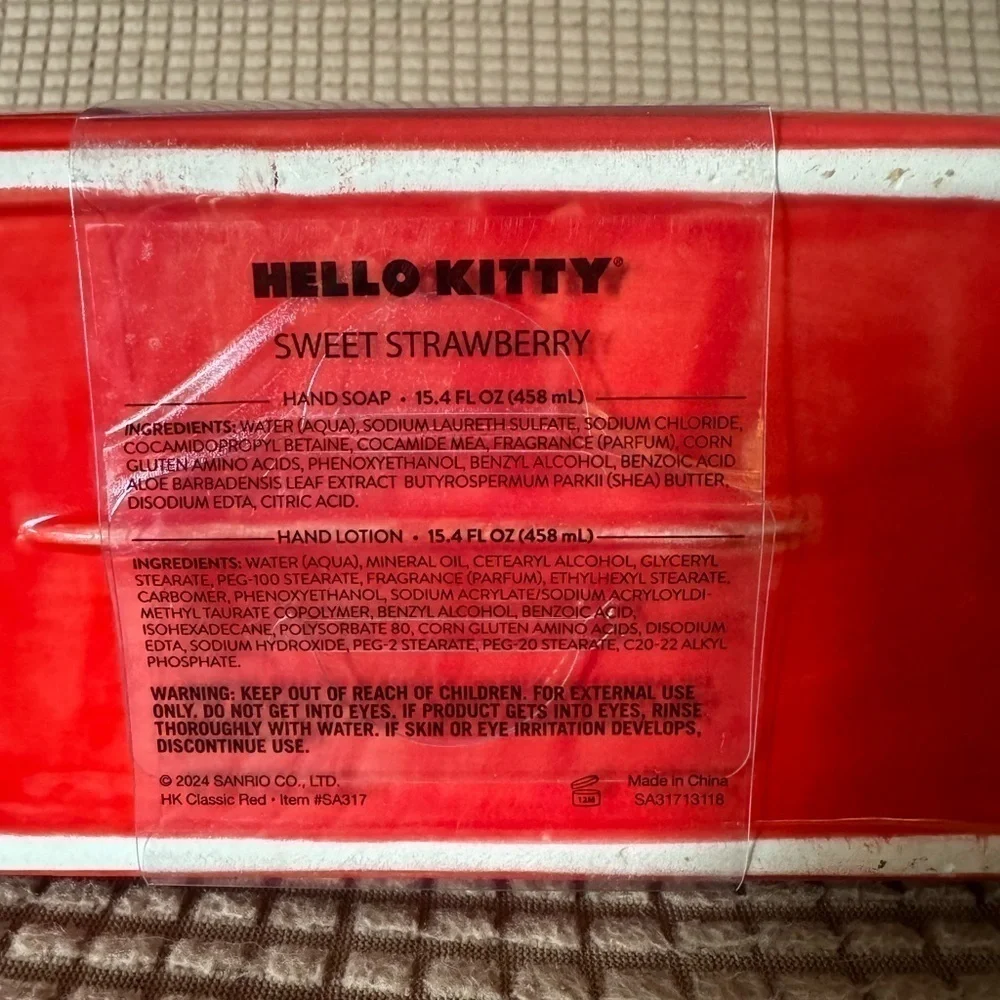 Hello Kitty Hand Lotion and Hand Soap Set - Picture 3 of 3